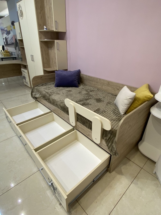 Ліжко підліткове 